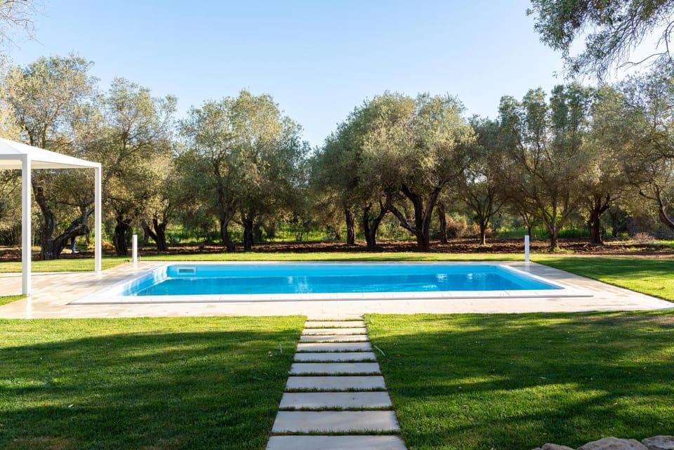 Garden, Garden, Swimming pool, Swimming pool