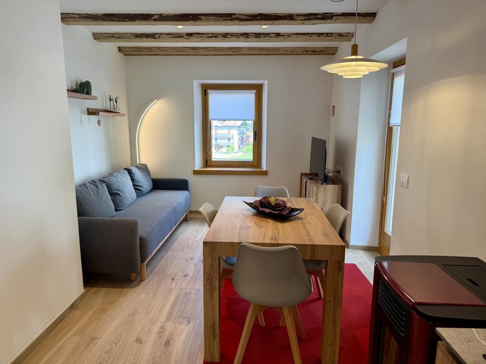 Communal lounge/ TV room, Living room