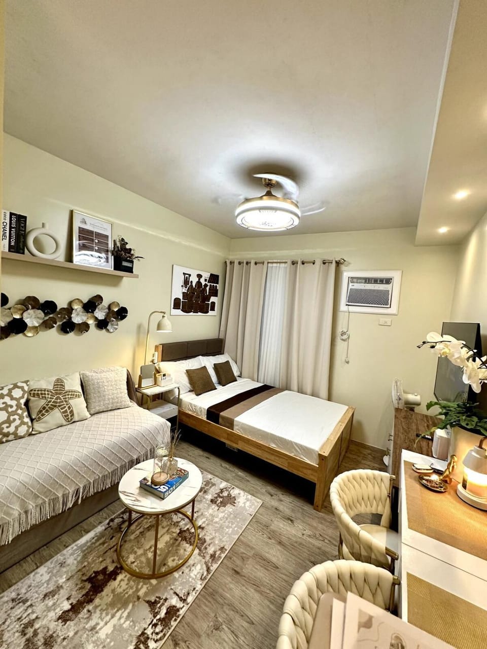 Photo of the whole room