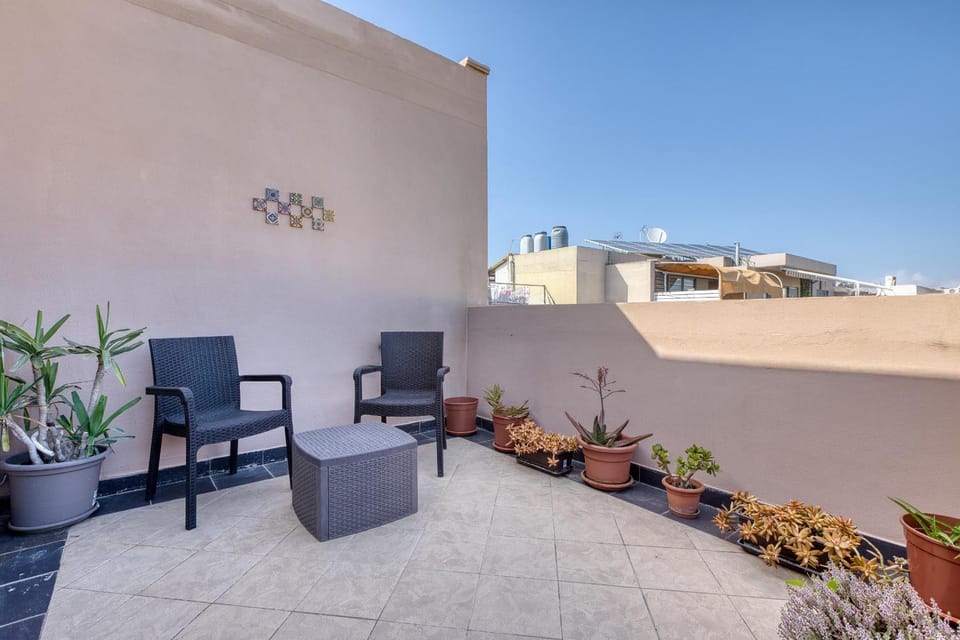 Charming 2 bedroom penthouse with sun terrace AAZZ1-1 Apartment in Malta