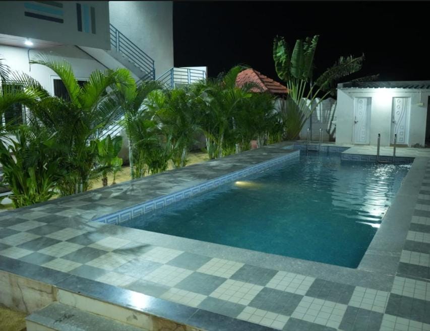 Swimming pool