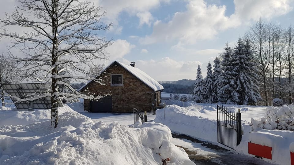 Facade/entrance, Winter