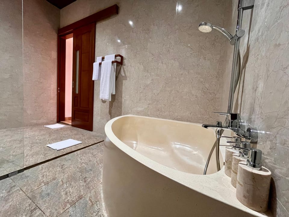 Bathroom, Bath