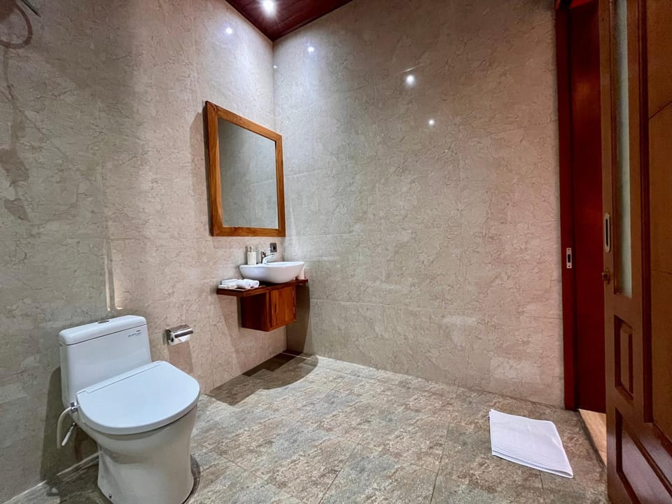 Toilet, Bathroom