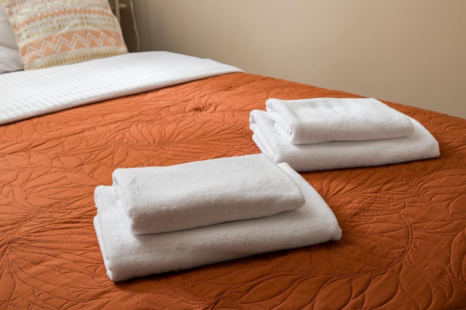 Bed, Photo of the whole room, Bedroom, towels