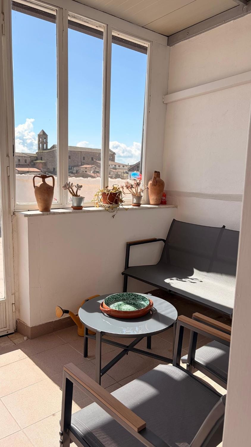 Day, Natural landscape, View (from property/room), Balcony/Terrace, Seating area, Dining area, Mountain view