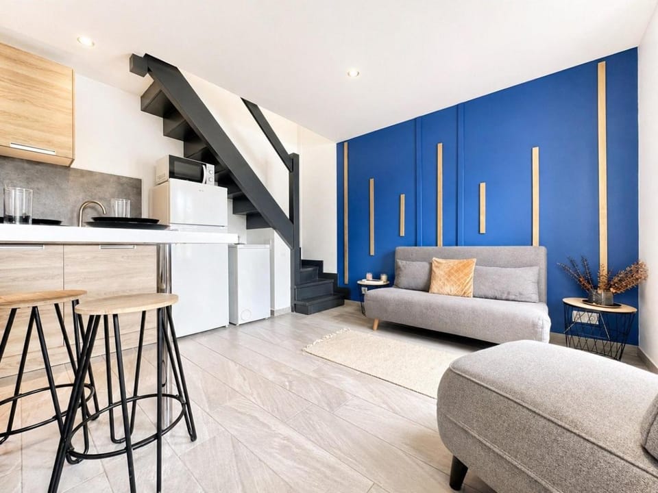 Kitchen or kitchenette, Living room