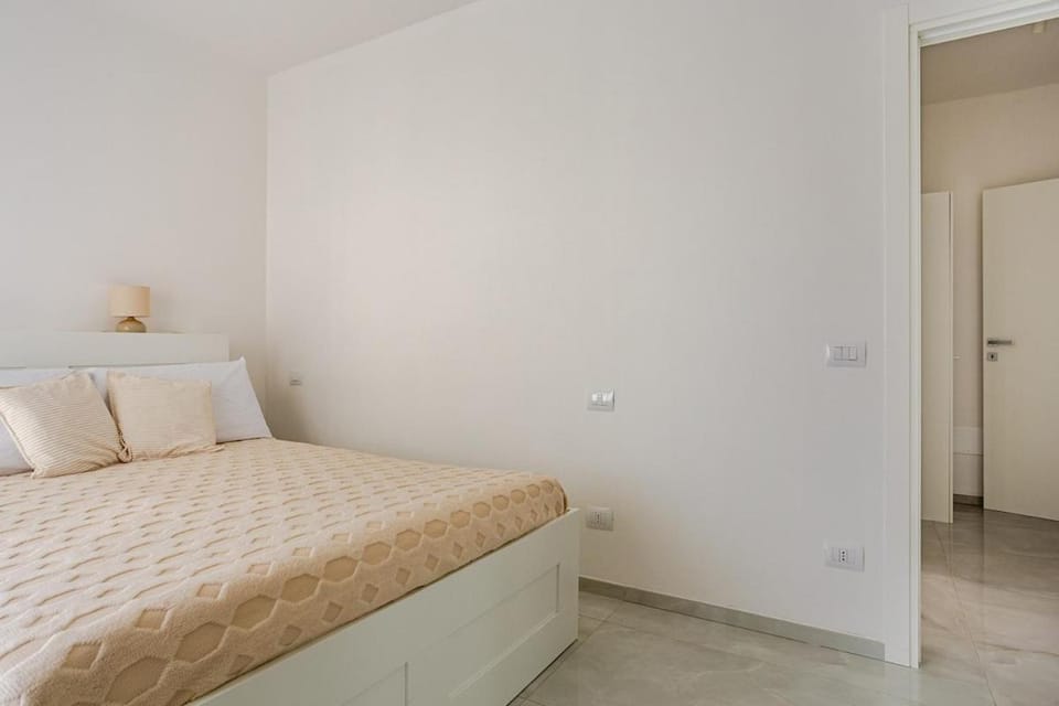 Elegant apartment with large garden and parking Apartment in Marotta