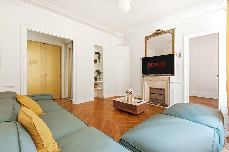 Modern Paris 2BR Apartment-Central Stay with Netflix Apartment in Paris