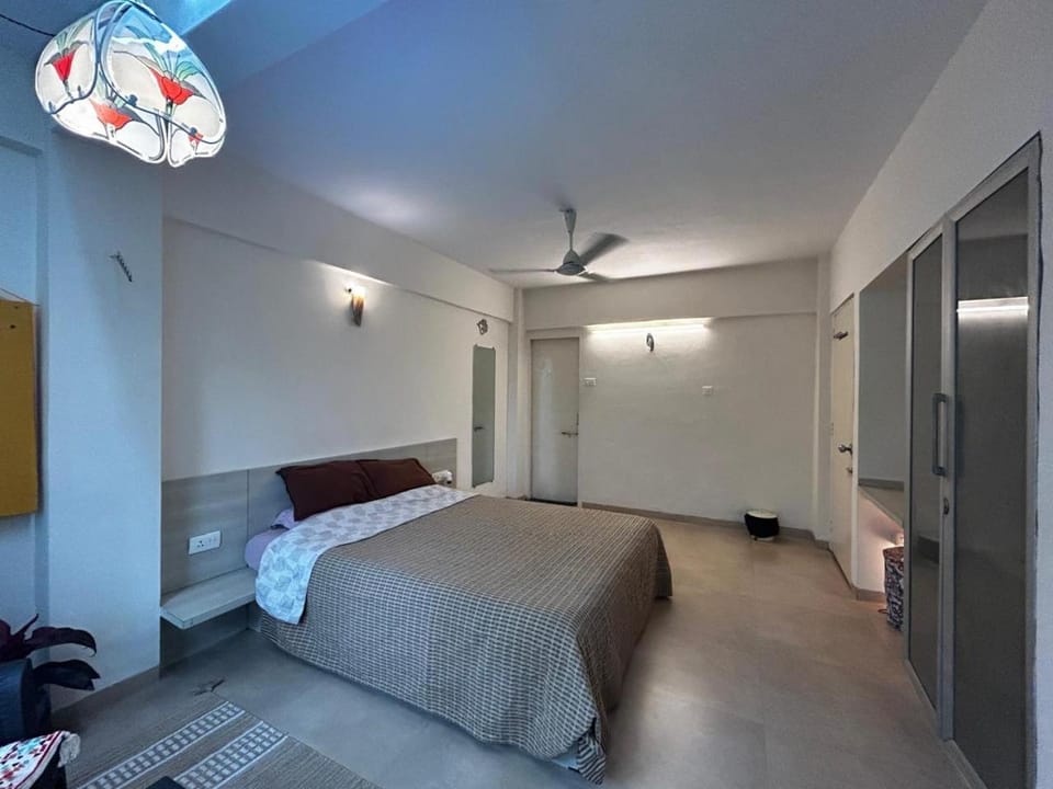 lovely cozy room in koregaonpark kp3 Vacation rental in Pune