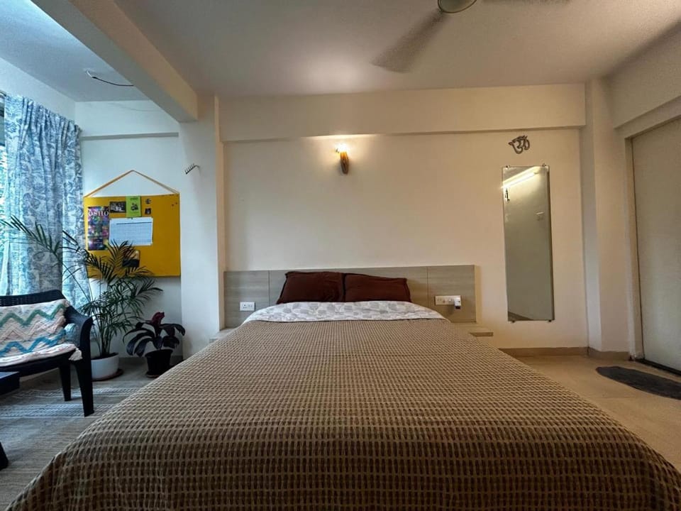 lovely cozy room in koregaonpark kp3 Vacation rental in Pune