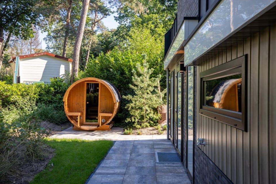 Garden, Sauna