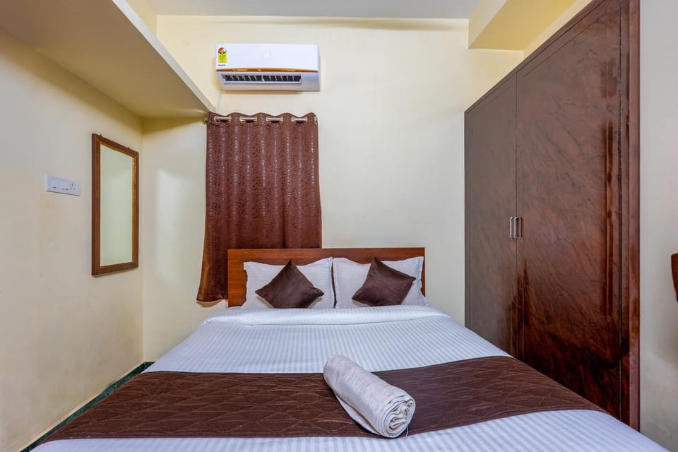Bed, Bedroom, air conditioner
