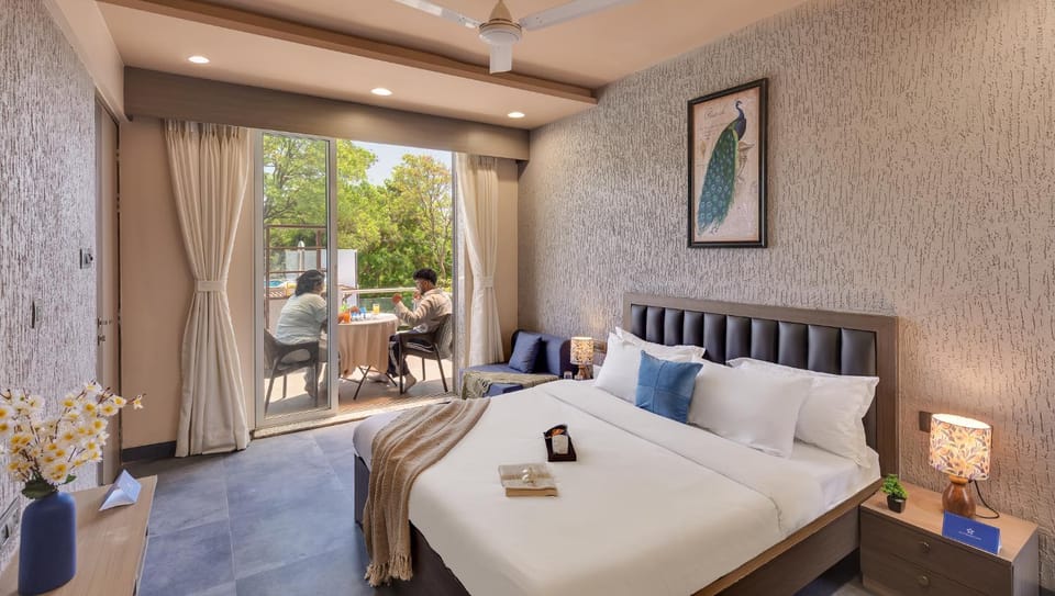 Bedroom, Pool view