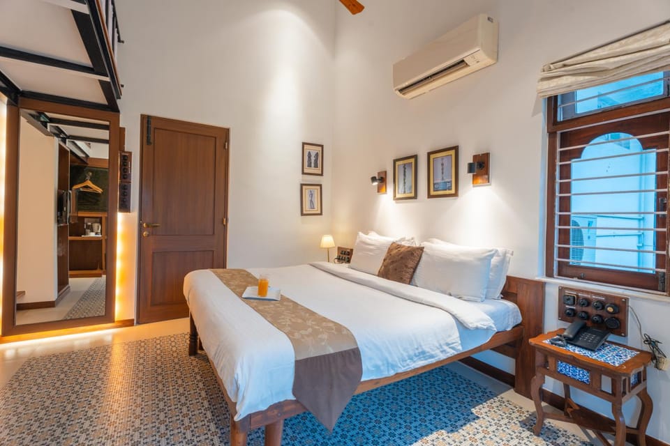 Bed, Bedroom, air conditioner