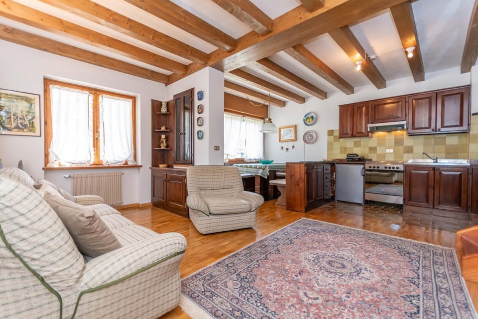 Kitchen or kitchenette, Living room