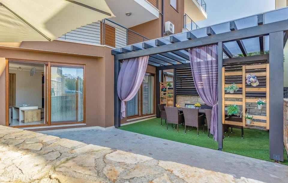 Garden, Balcony/Terrace
