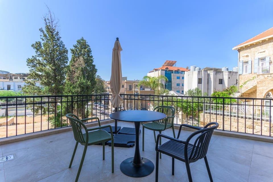 View (from property/room), Balcony/Terrace, Seating area, Dining area, Quiet street view