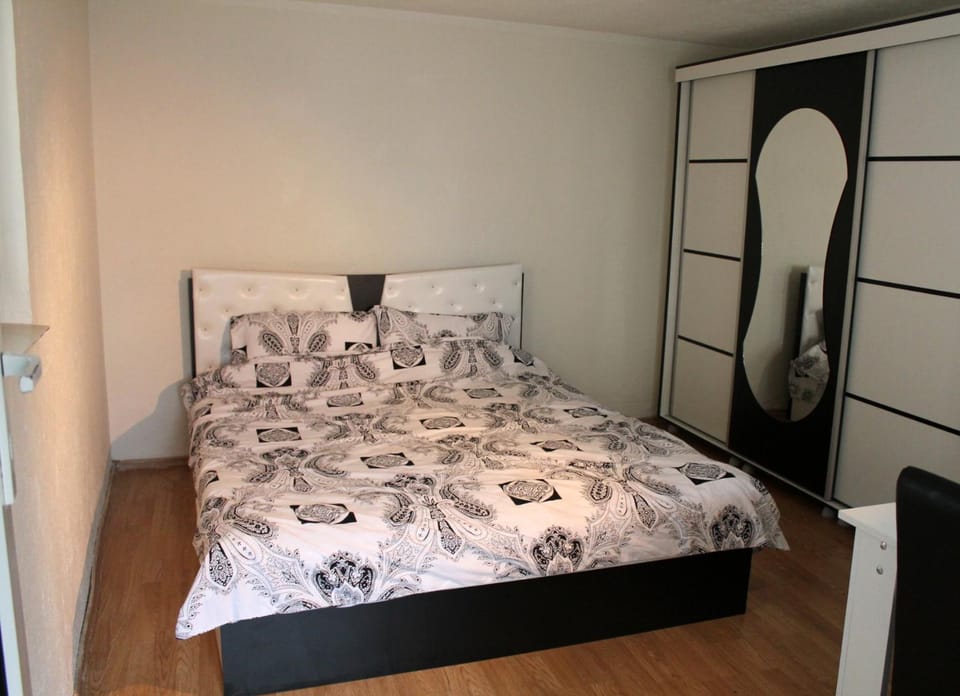 Bed, Banquet/Function facilities, Bedroom