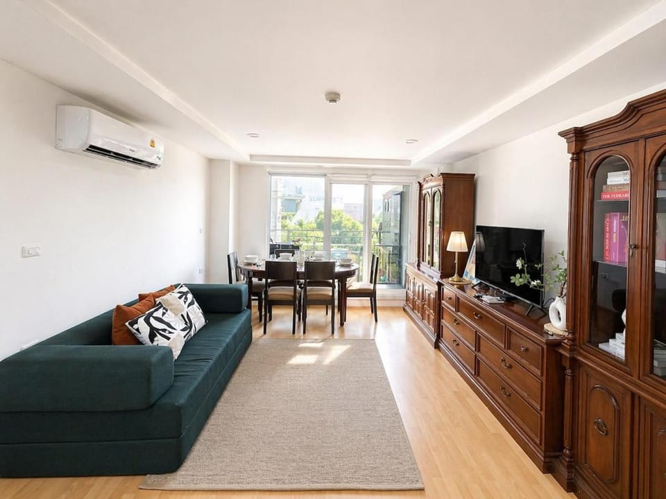 Elegant Vintage 3BR Family Home Sathorn Apartment in Bangkok