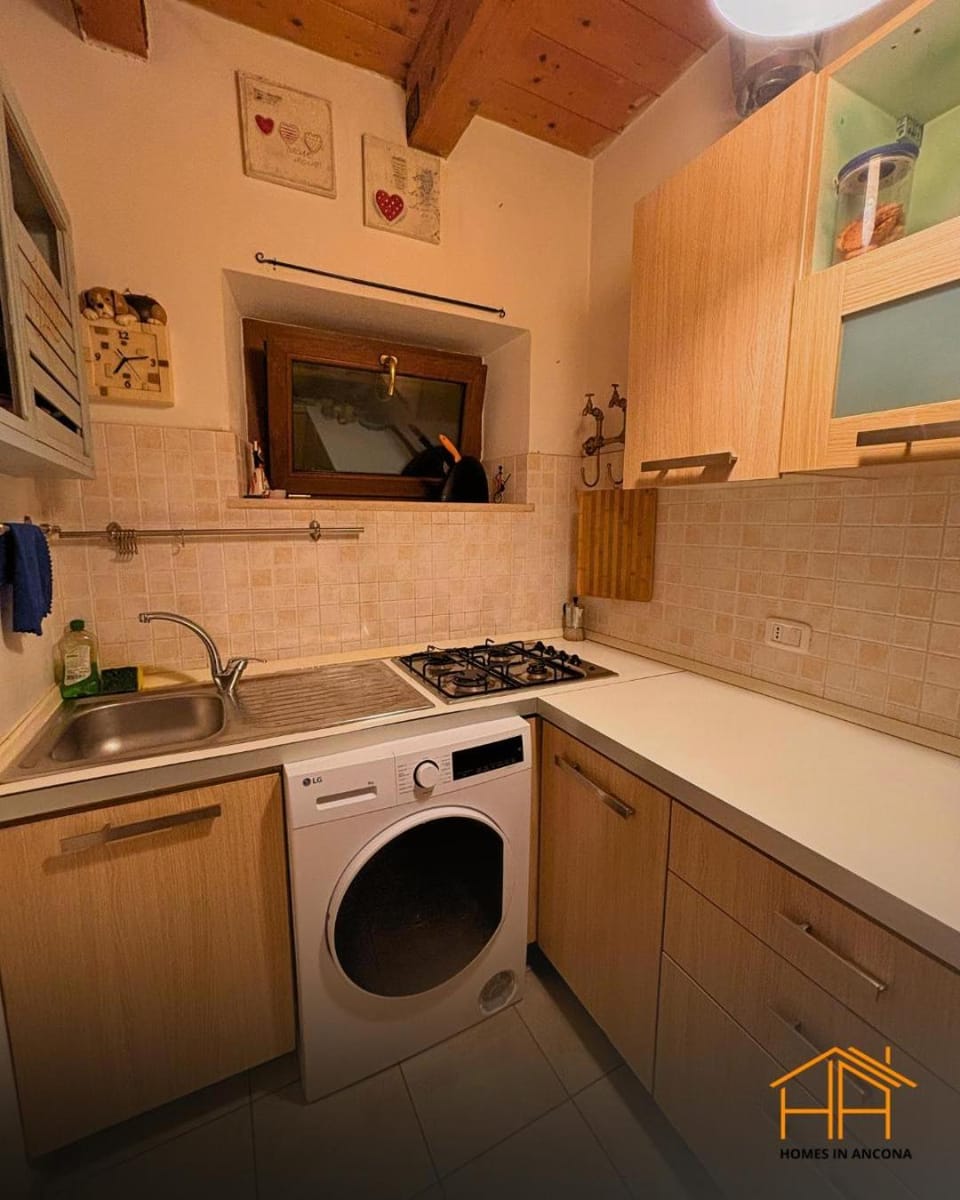 Kitchen or kitchenette, Communal kitchen, kitchen