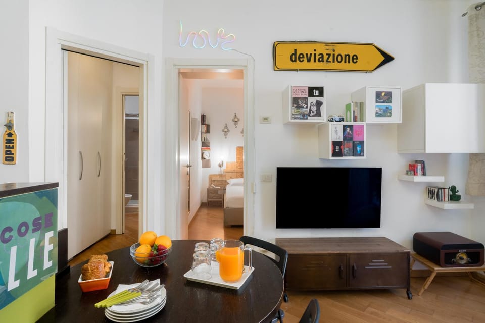 TV and multimedia, Photo of the whole room, Dining area