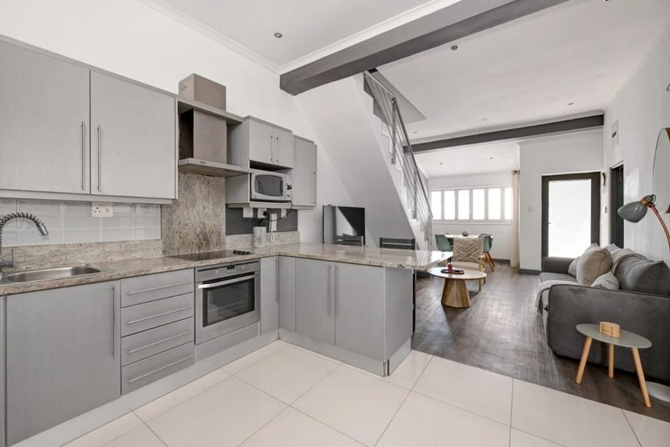 Stylish Sea Point Home House in Sea Point