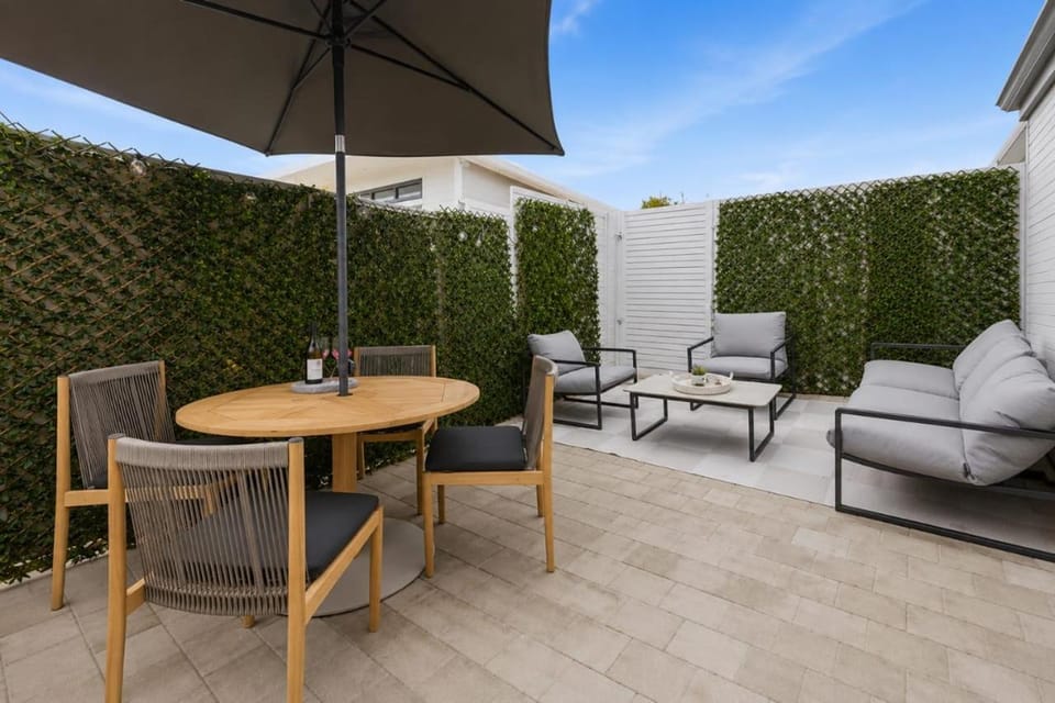 The Duchess of Duke Spa, Sauna & Beach Walk House in Perth