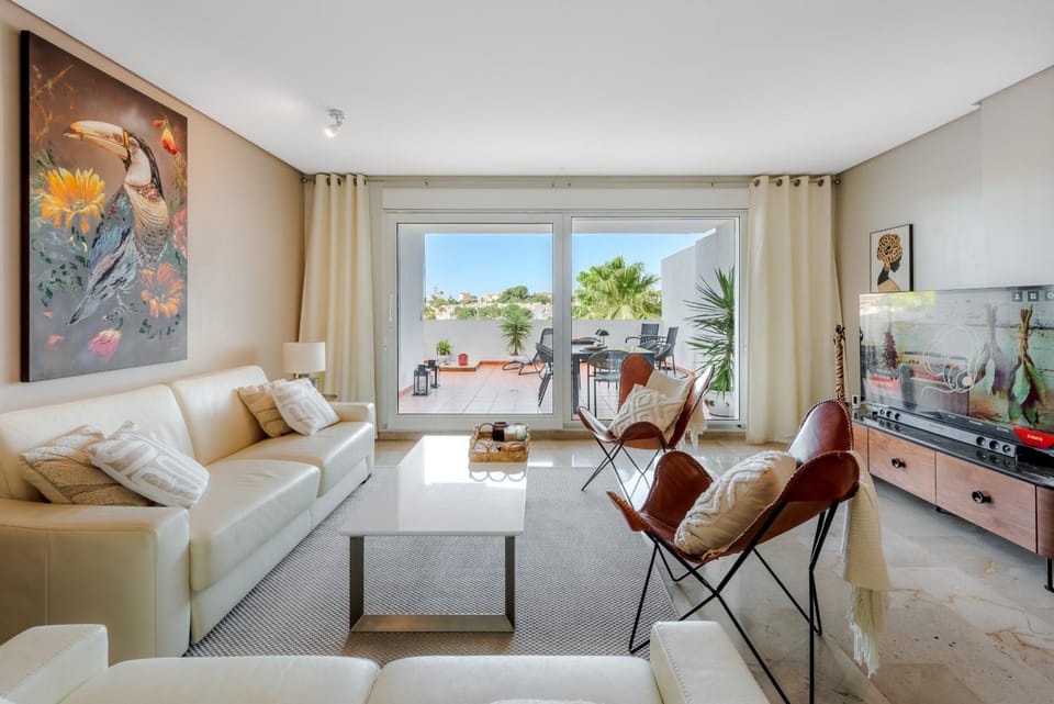 Communal lounge/ TV room, Living room
