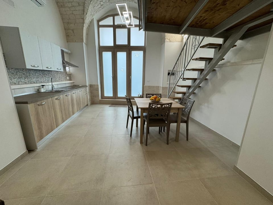 Kitchen or kitchenette, kitchen, kitchen