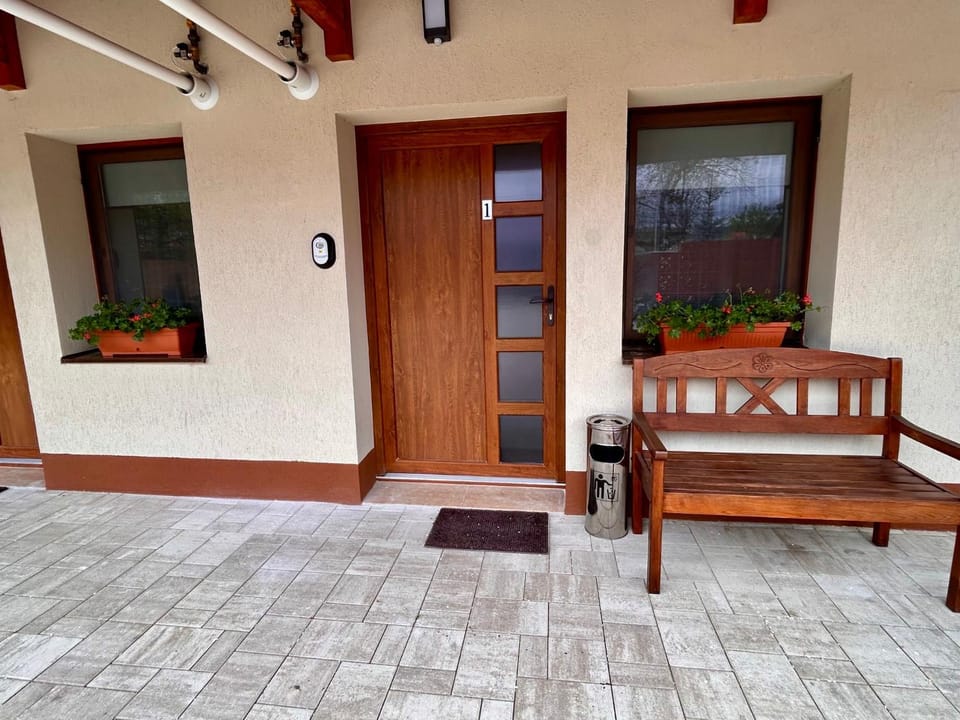 Property building, Facade/entrance