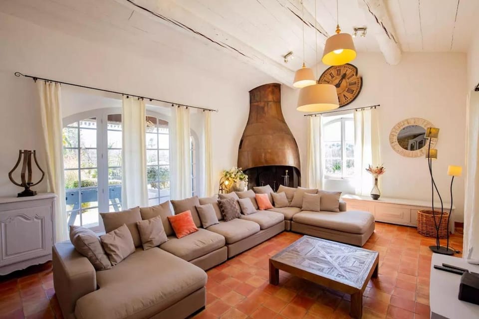 Mas familial luxueux 8 chambres House in Bonnieux