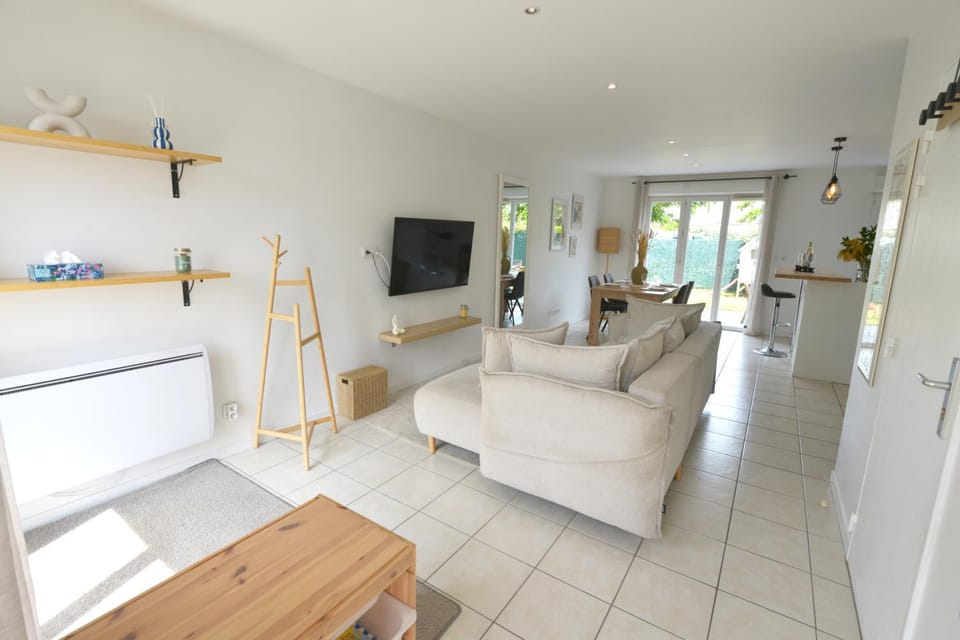 TV and multimedia, Living room, heating, internet