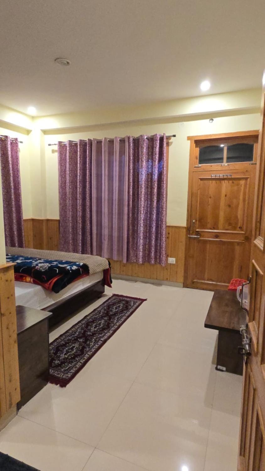 LakeDaze Cafe & Stay Shangarh Hotel in Himachal Pradesh
