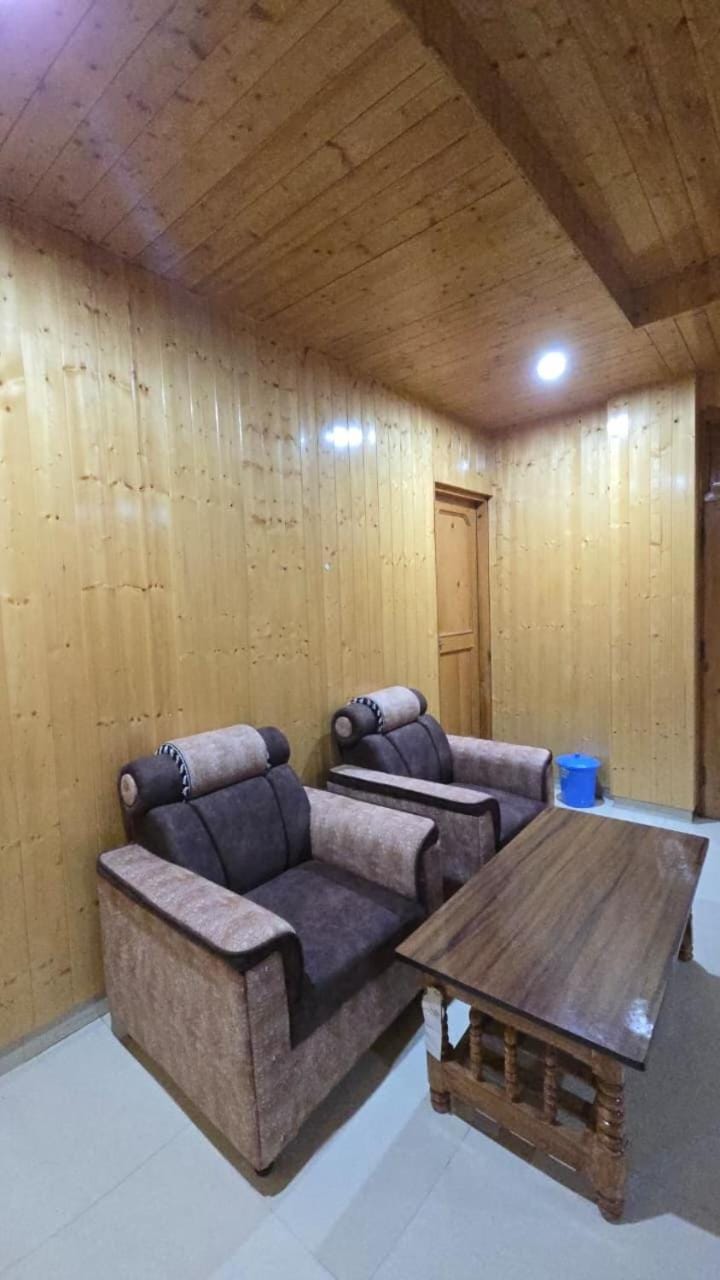 LakeDaze Cafe & Stay Shangarh Hotel in Himachal Pradesh