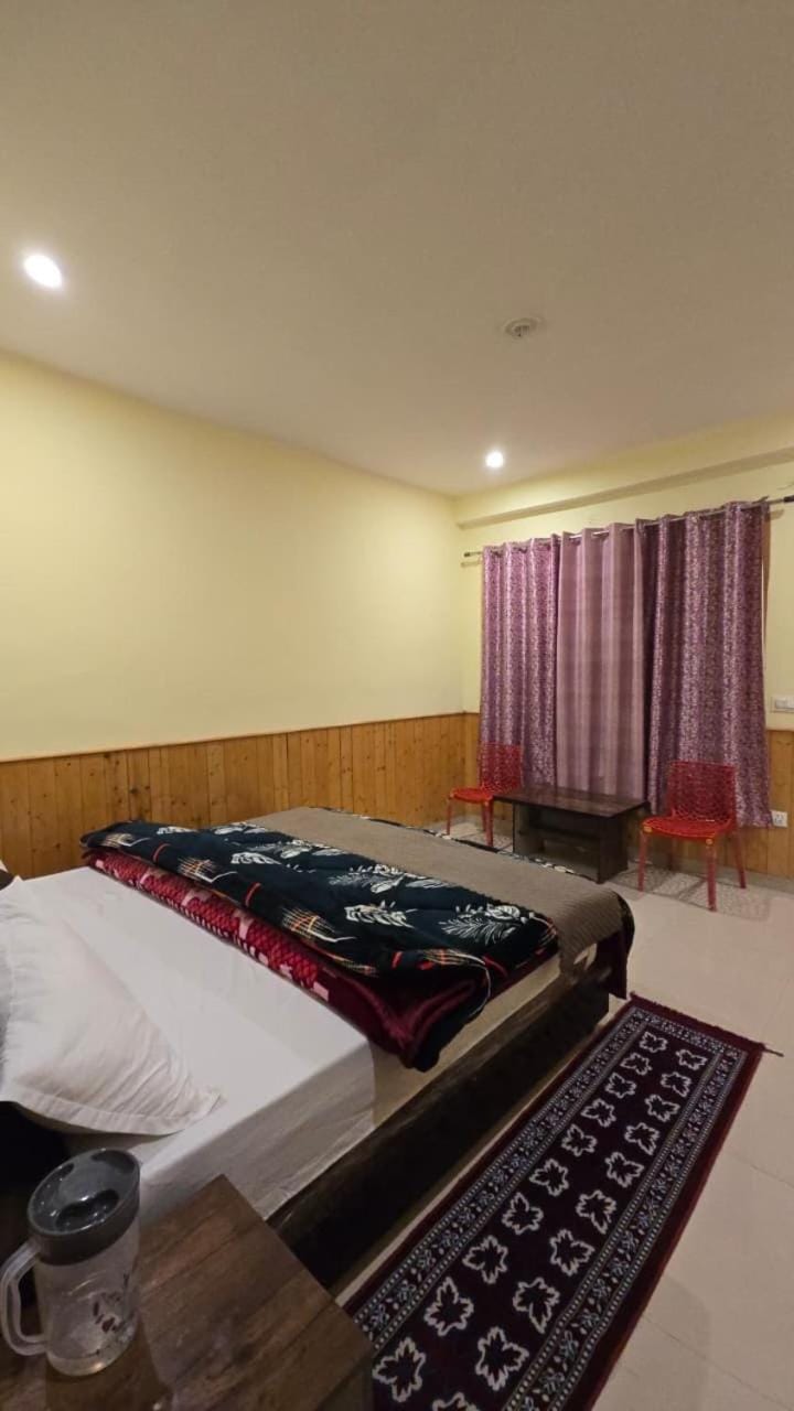 LakeDaze Cafe & Stay Shangarh Hotel in Himachal Pradesh
