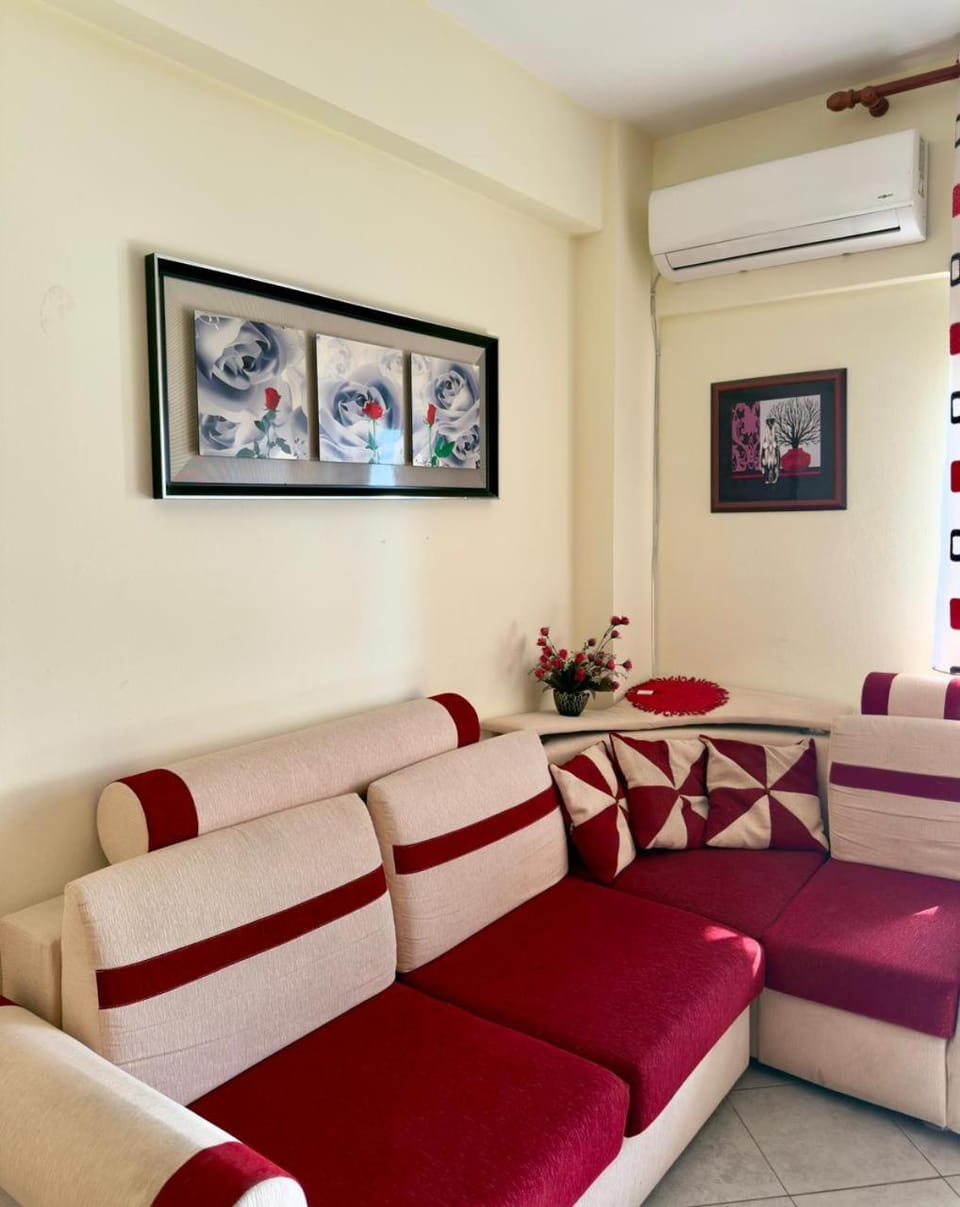 TV and multimedia, Living room, Seating area, air conditioner