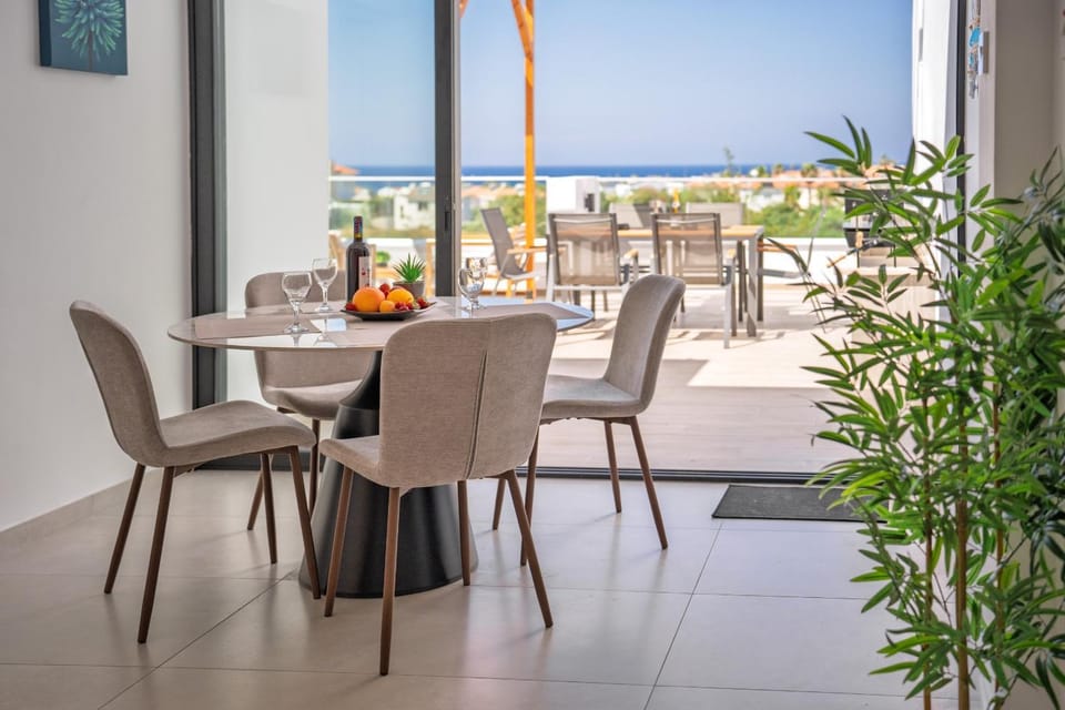 Dining area, Sea view