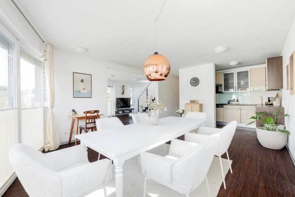 Helles Penthouse mit Dachterrasse & Bergblick Apartment in Mondsee