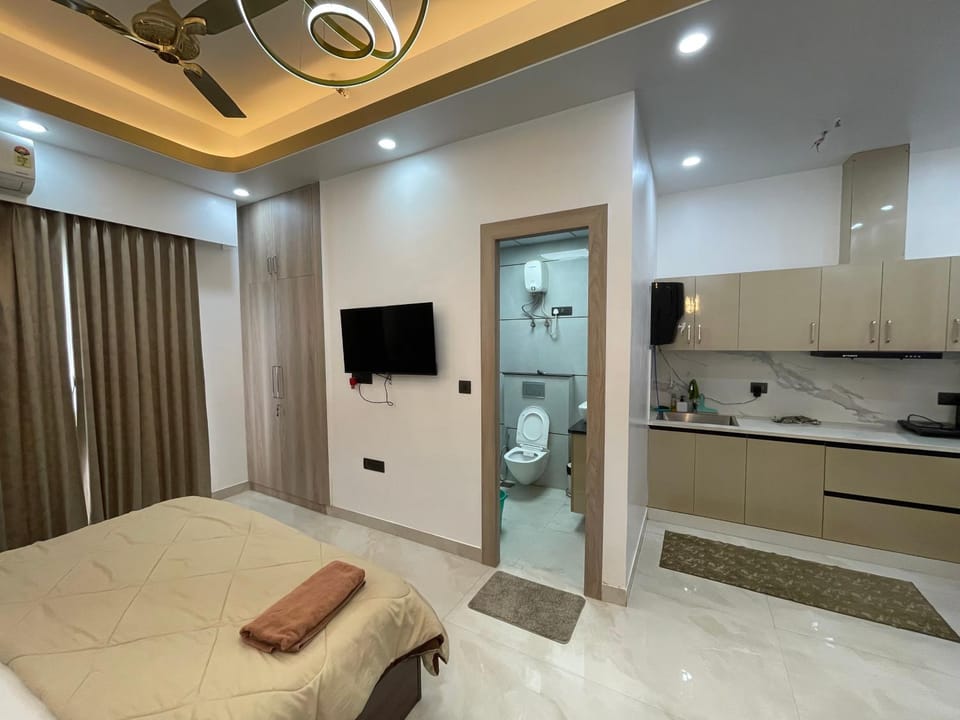 Bright & Cozy Apartment in Noida