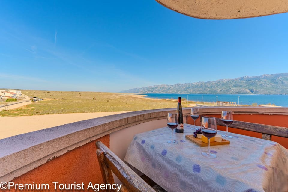 Day, Dining area, Mountain view, Sea view