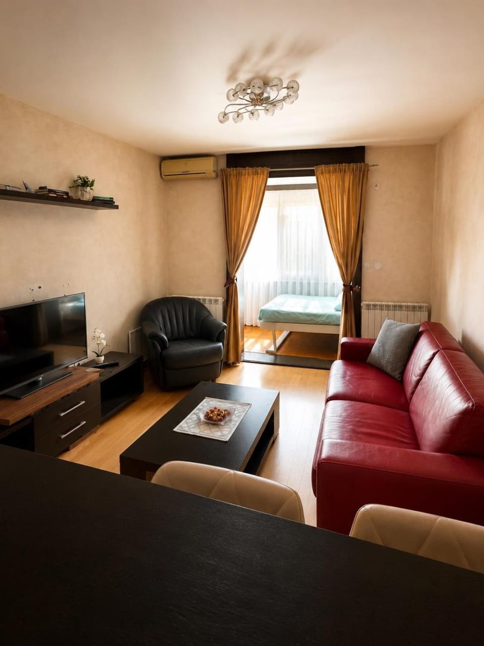 Communal lounge/ TV room, TV and multimedia, Living room, Seating area, Evening entertainment