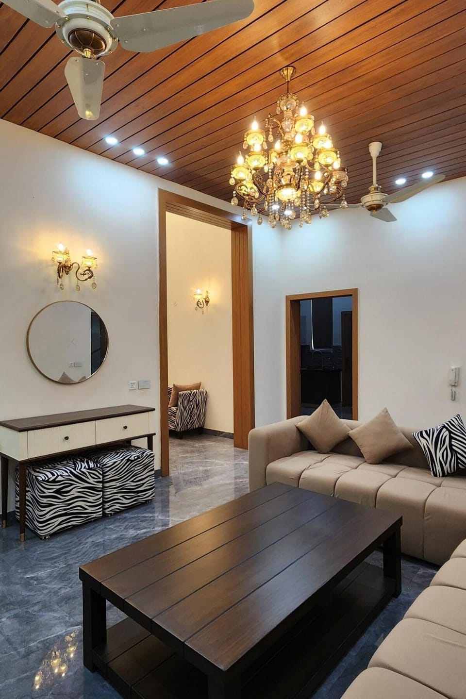 Facade/entrance, Living room, Seating area