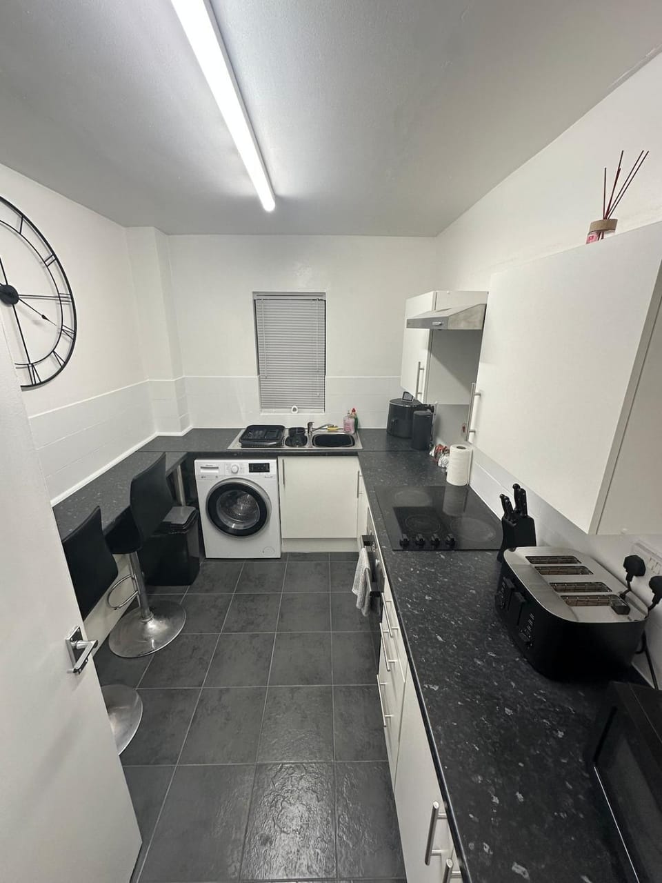 Spacious 1bed Apartment Close To Town Apartment in Crawley