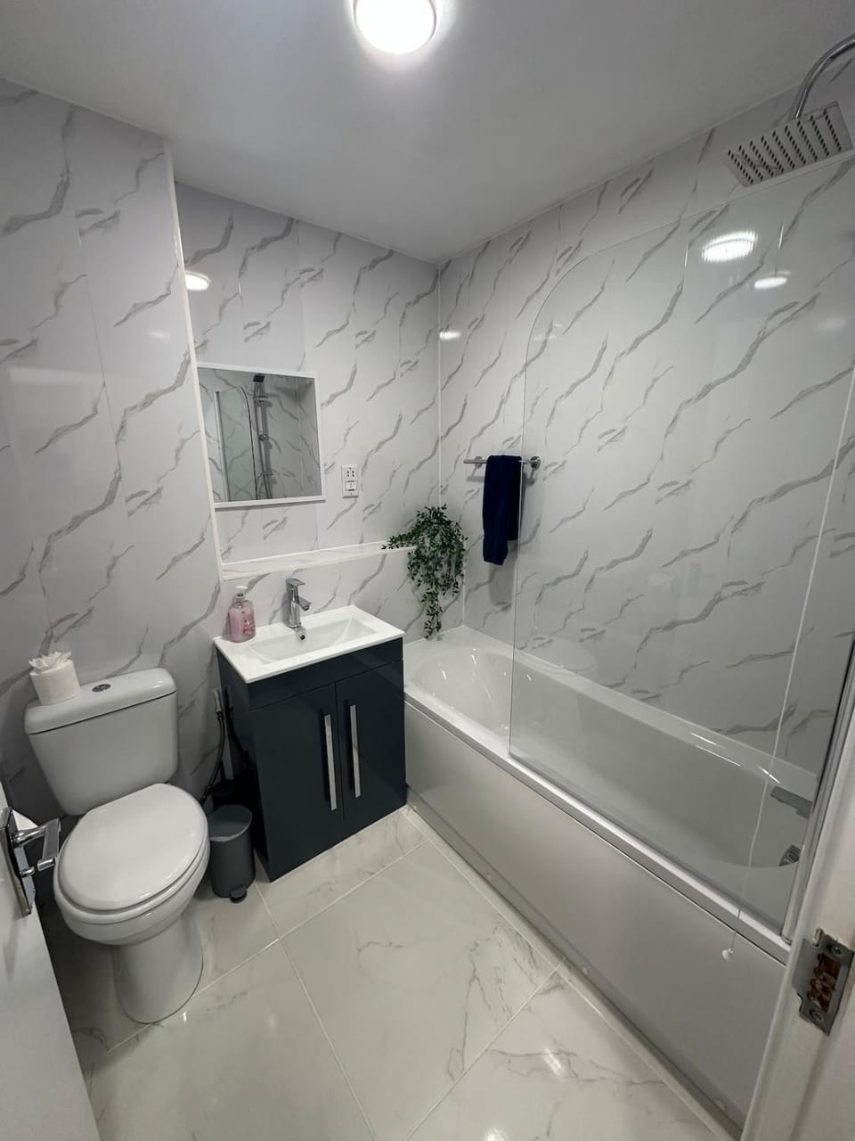 Spacious 1bed Apartment Close To Town Apartment in Crawley