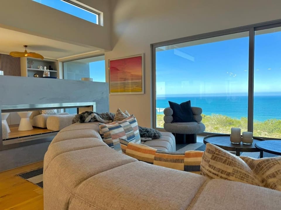 Shoreline Serenity - Pinnacle Point Estate House in Western Cape
