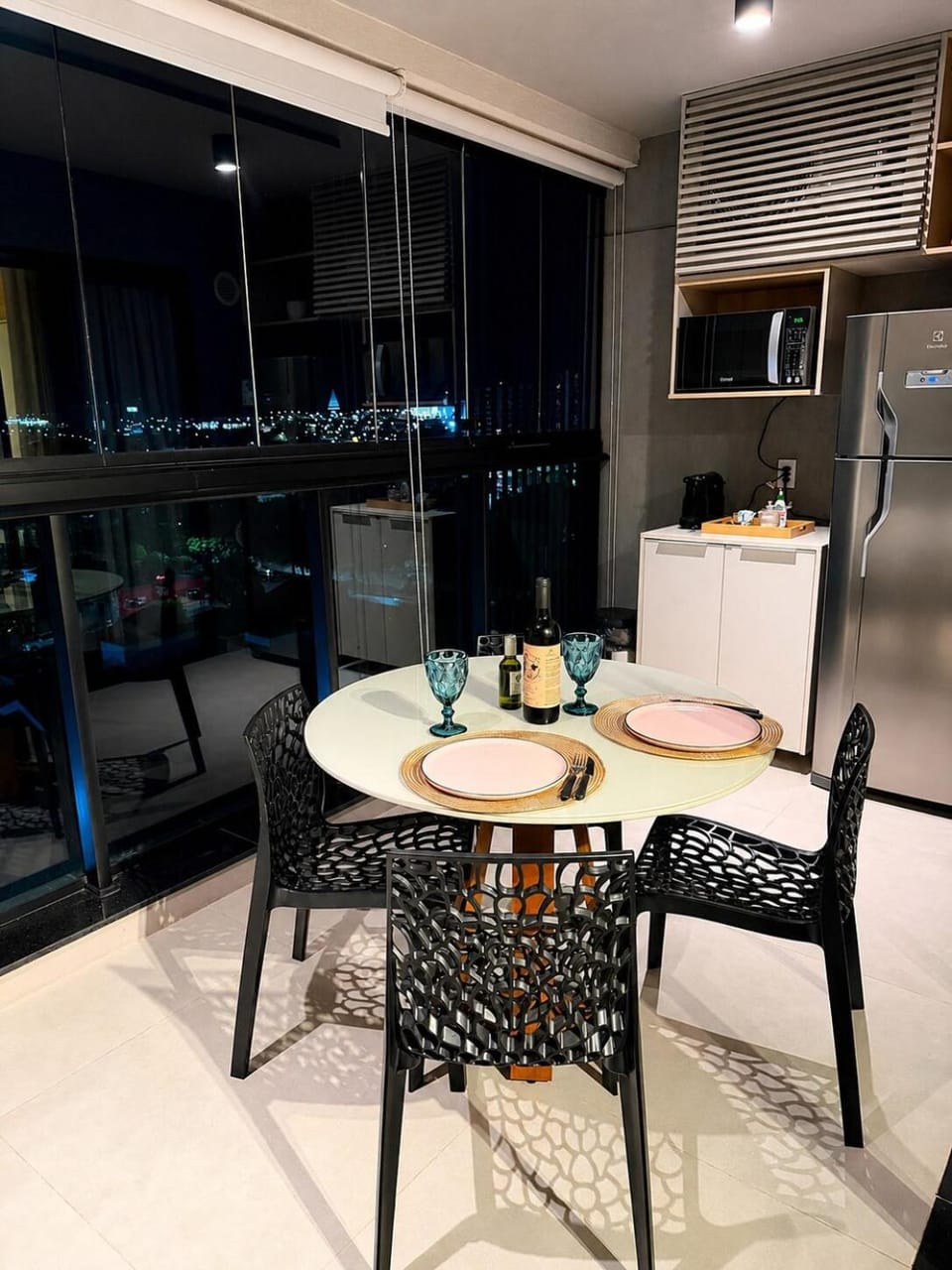 View (from property/room), Balcony/Terrace, Kitchen or kitchenette, Dining area
