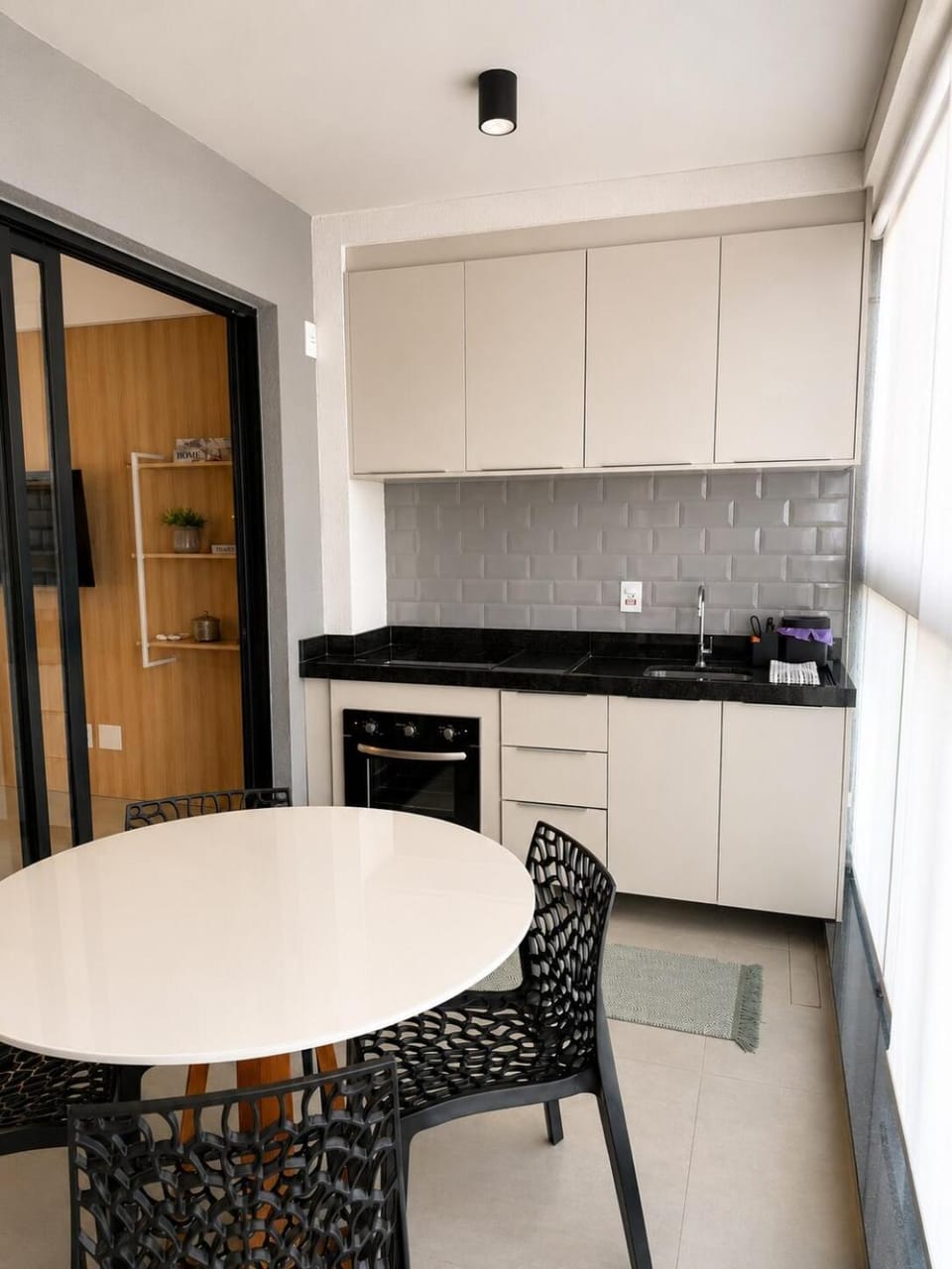 Kitchen or kitchenette, Dining area, stove