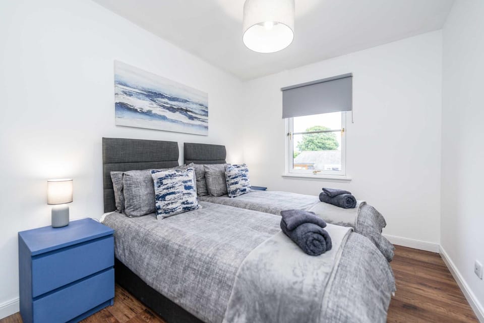Stylish 2BR -Free Parking -Near Shops and Cafes Apartment in Aberdeen