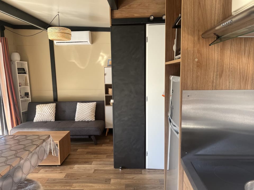 Chalet Mobil-home récent à 300 mètres de la plage Campground/ 
RV Resort in Corsica